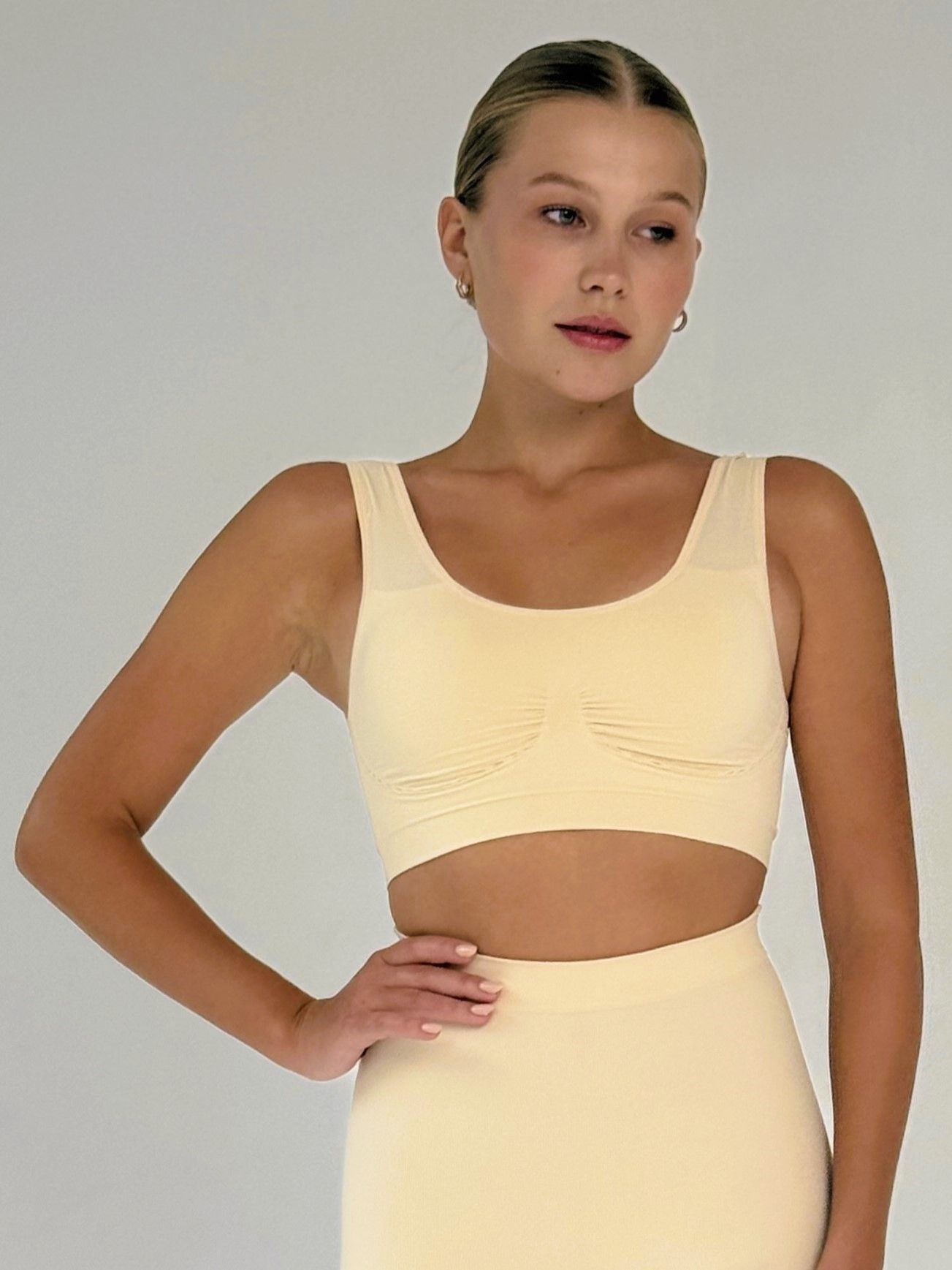 Бесшовный бюстгальтер топ бежевый Form Angel 5319 L/XL