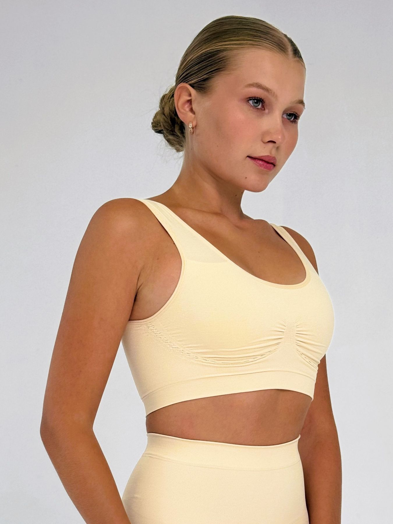 Бесшовный бюстгальтер топ бежевый Form Angel 5319 L/XL