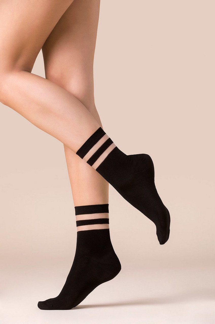 Шкарпетки жіночі зі смужками на гумці Gabriella Cami чорні