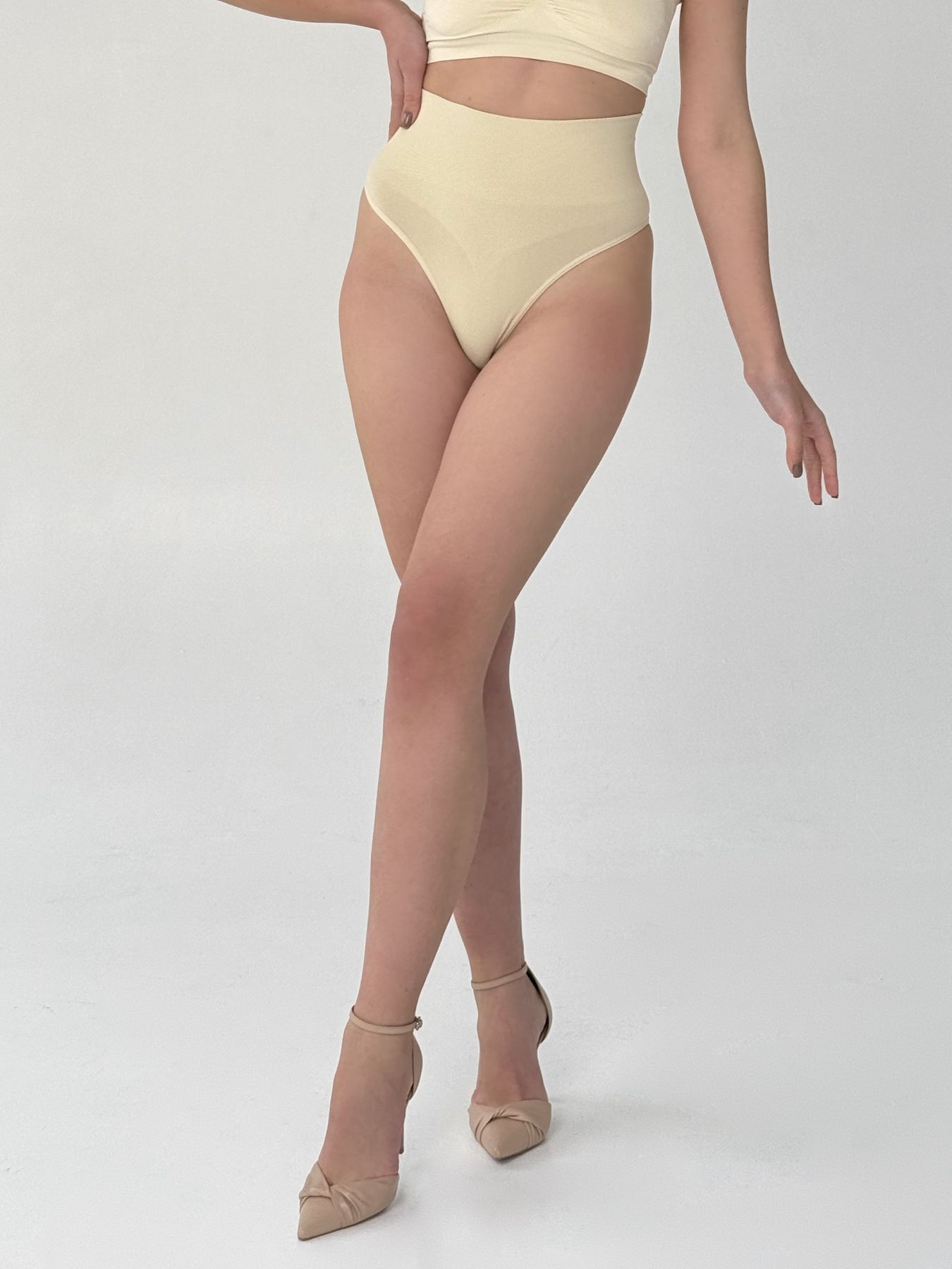 Утягивающие стринги бежевые Form Angel 5203 L/XL